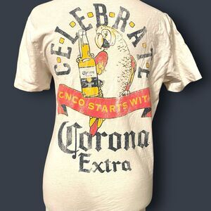 Vintage Corona Extra T-Shirt - Celebrate Cinco de Mayo Parrot Graphic  Small